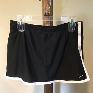 Vintage Black/White Nike Tennis Skirt Size M